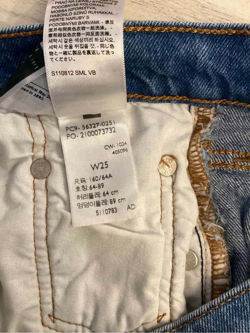 Levi’s 501 W25 (US 0/1) Denim Women’s Shorts High Rise Distressed 56327-0251 - Picture 12 of 14